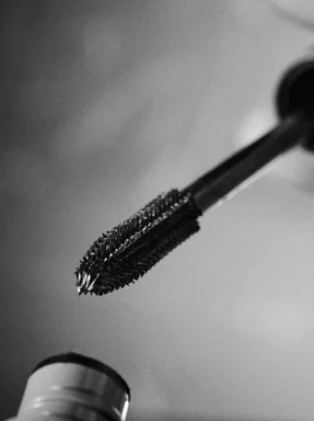 Förlängande och volymgivande mascara