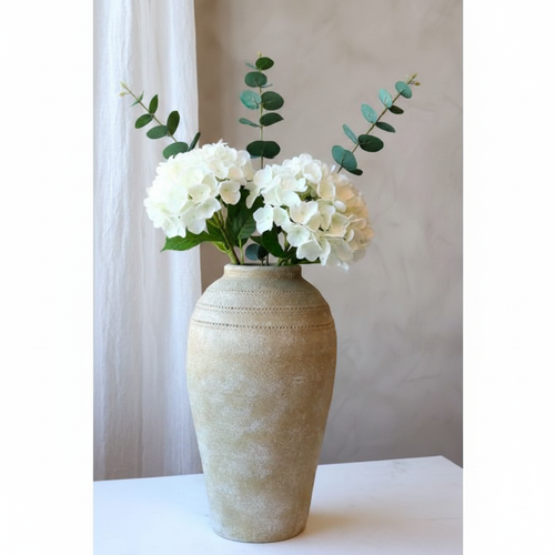 Eucalyptus och hortensian i vas